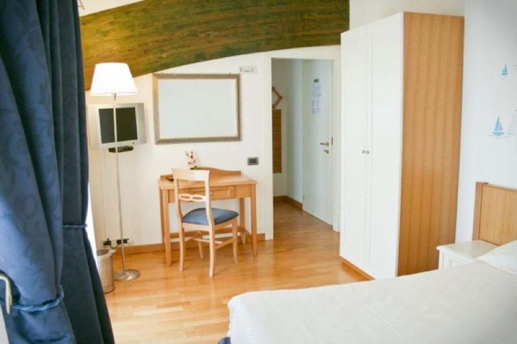 Agriturismo B&B Il Girasole 오리아고디미라 외부 사진